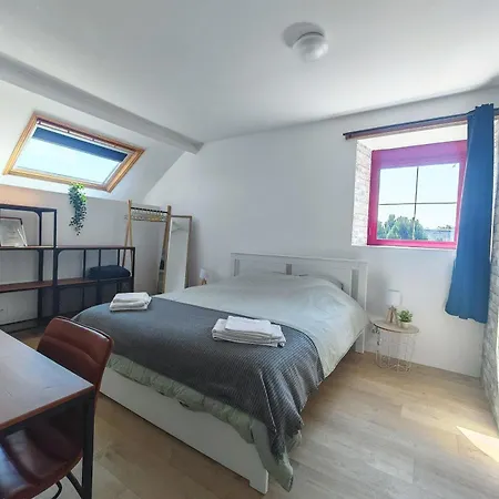 Апартаменты Cosy 1st Floor Loft In Normandy Ceauce